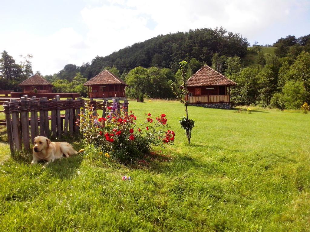 Etno Village Gostoljublje Kosjeric ภายนอก รูปภาพ